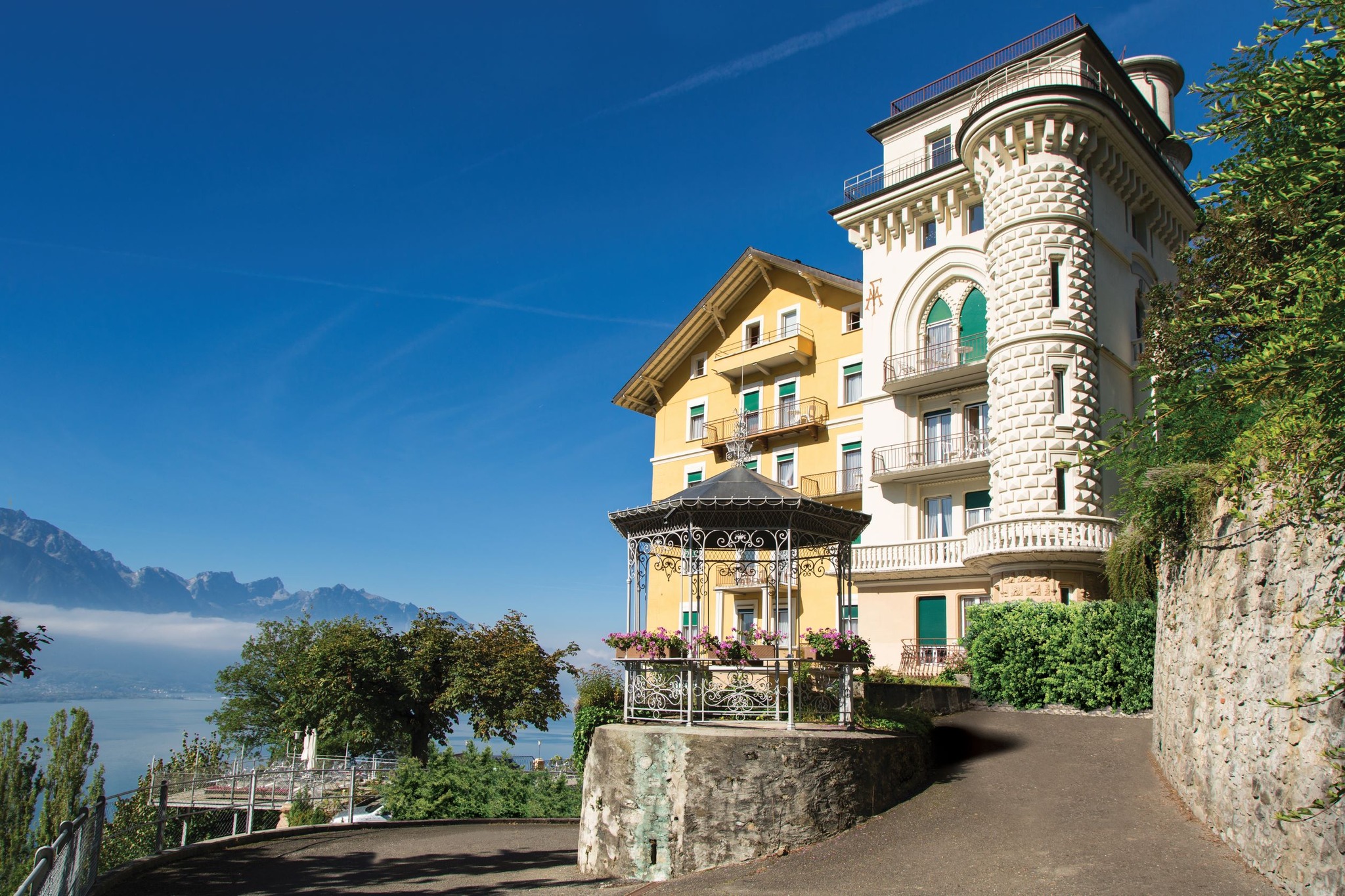 Surval Montreux boarding school for girls